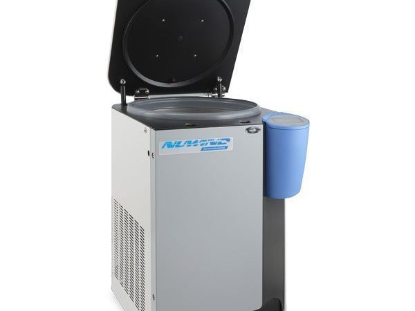 Centrífuga Refrigerada NU-C300RF