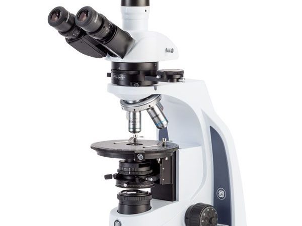 Microscopio iScope (petrográfico)